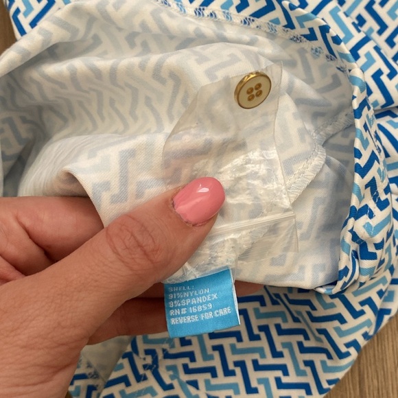 J.McLaughlin Blue and White Patterned Collared Halter Top size Large - Picture 6 of 6